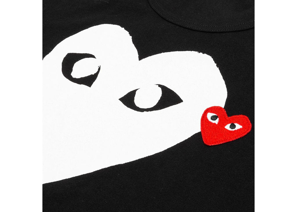 Comme des Garcons Play Women's White Heart Red Emblem T-shirt Black